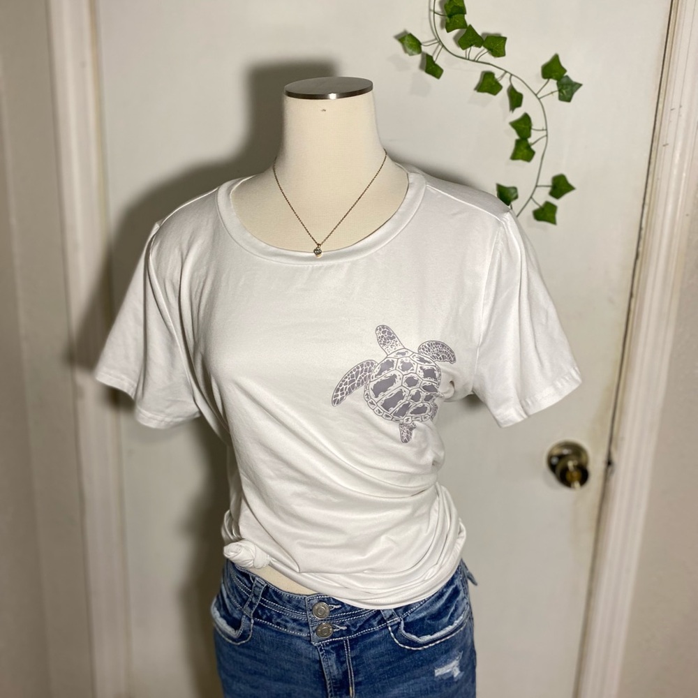 SHEIN White Turtle Print Short Sleeve Tee